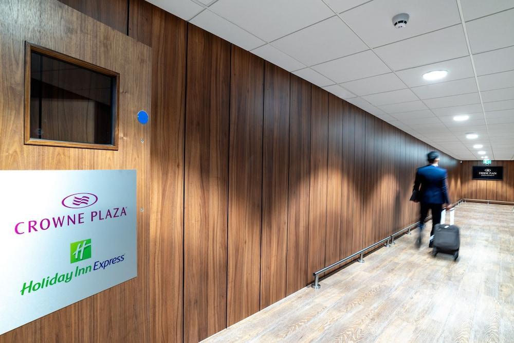 Hotel Crowne Plaza London Heathrow T4 By Ihg Hillingdon Exterior foto
